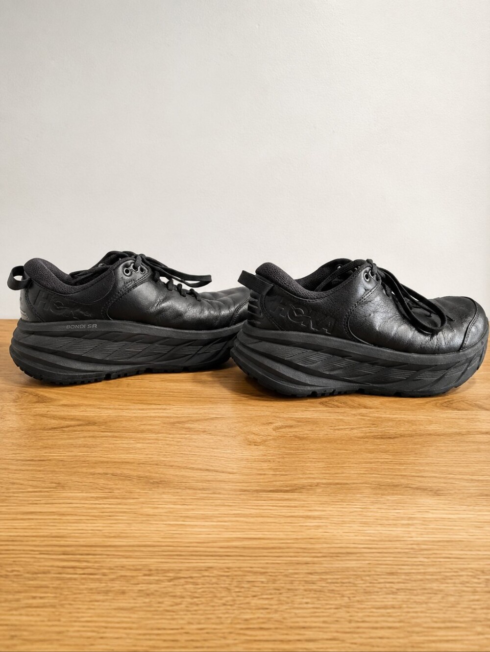 HOKA ONE ONE Bondi SR Black Leather Slip Resistant Shoes Women's Size 8
